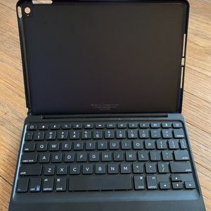 ZAGG keyboard for iPad Air 2